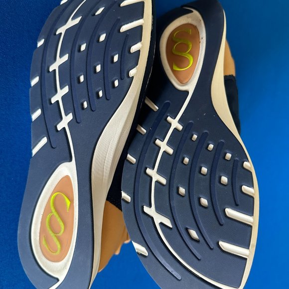 Saysh One by Allyson Felix size 12 - fantastic sneakers! Worn once! - Picture 3 of 11